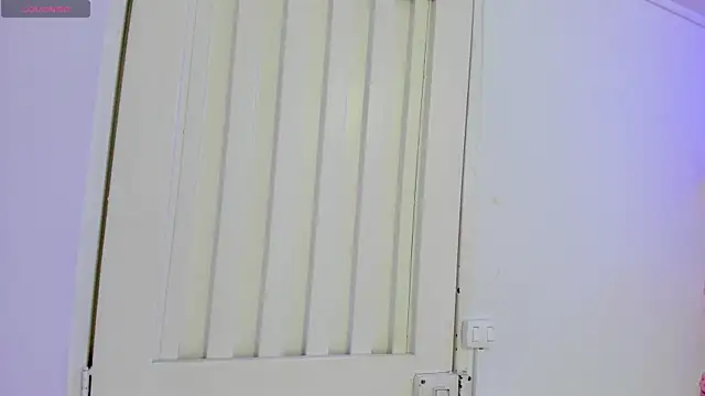 KendalStallyon online show from October 9, 9:30 pm