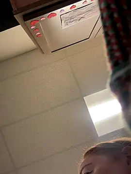 cinnatitties online show from October 23, 6:03 pm