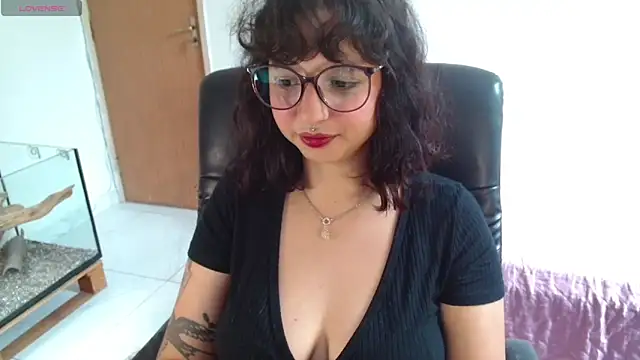 myamillor online show from October 11, 12:30 pm