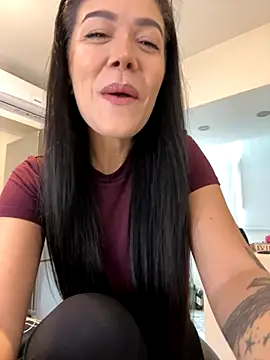 Snapshot of denise_k chatting on October 6, 11:49 am denise k online show from October 6, 11:49 am