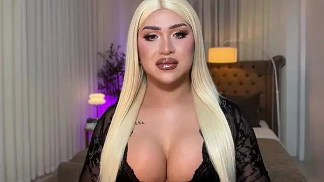 Your Majesty Tyra online show from October 4, 5:13 am