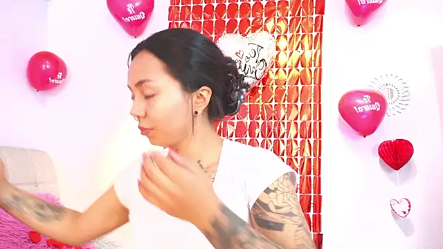 miss soffi  online show from February 14, 1:02 pm