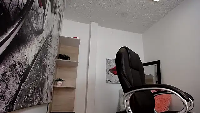 Elinaax online show from January 8, 11:20 pm