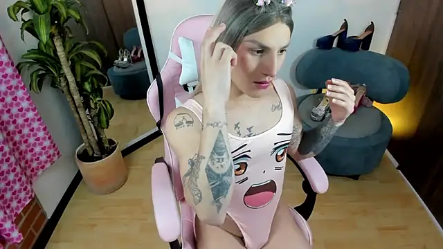 queenramoona-hot online show from February 1, 12:20 am