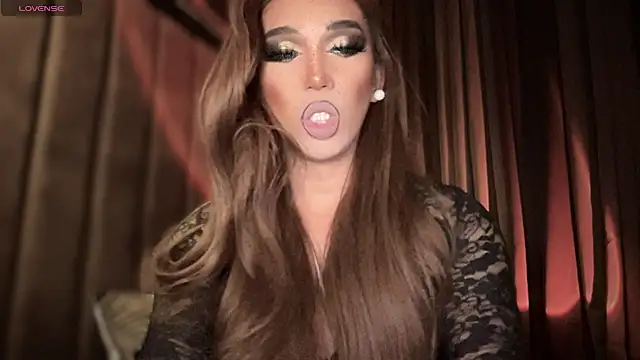 Snapshot of Lo_la_69 chatting on October 25, 4:53 am Lo la 69 online show from October 25, 4:53 am