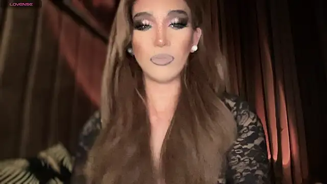 Snapshot of Lo_la_69 chatting on October 28, 5:24 am Lo la 69 online show from October 28, 5:24 am