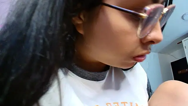 yesie hot online show from March 14, 1:17 am