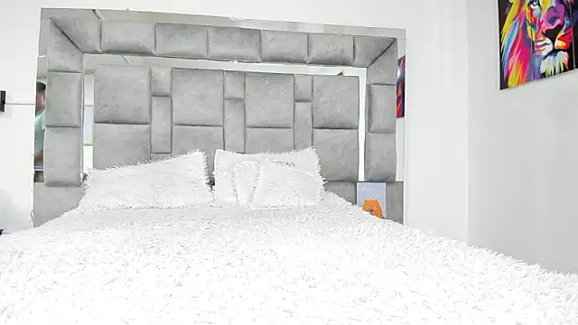 Candy And Andy  online show from April 19, 1:33 pm