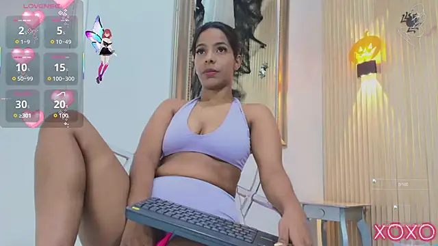 Snapshot of _Valeria_Brown chatting on October 8, 9:19 pm Valeria Brown online show from October 8, 9:19 pm