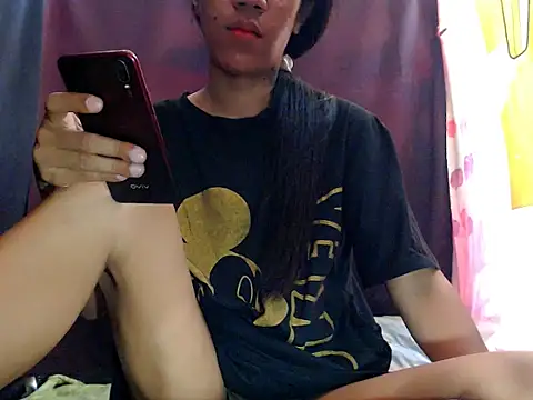 UrtemptationsMistress69 online show from April 10, 5:02 am