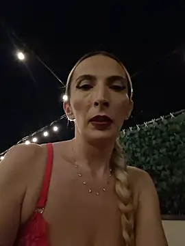 AlexaBarnes online show from July 7, 7:16 pm