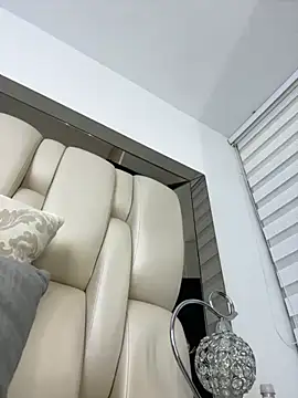 Snapshot of ALISSON_FOXXX1 chatting on September 18, 9:02 pm ALISSON FOXXX1 online show from September 18, 9:02 pm