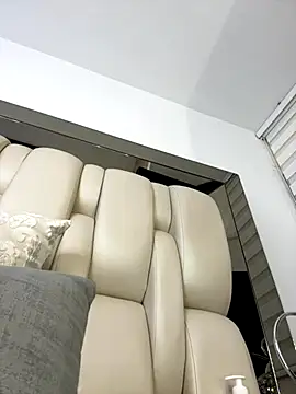 Snapshot of ALISSON_FOXXX1 chatting on September 24, 12:42 am ALISSON FOXXX1 online show from September 24, 12:42 am