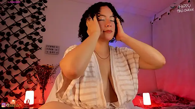 Snapshot of cailynhot chatting on October 5, 11:43 pm cailynhot online show from October 5, 11:43 pm