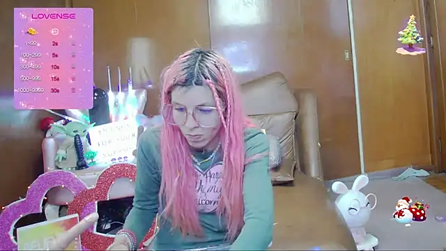 Skinygirl online show from September 25, 1:37 am