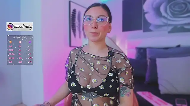 Snapshot of lucy_neil chatting on September 30, 7:19 pm lucy neil online show from September 30, 7:19 pm