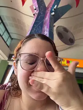 Lucyklein2022 online show from June 6, 4:24 pm