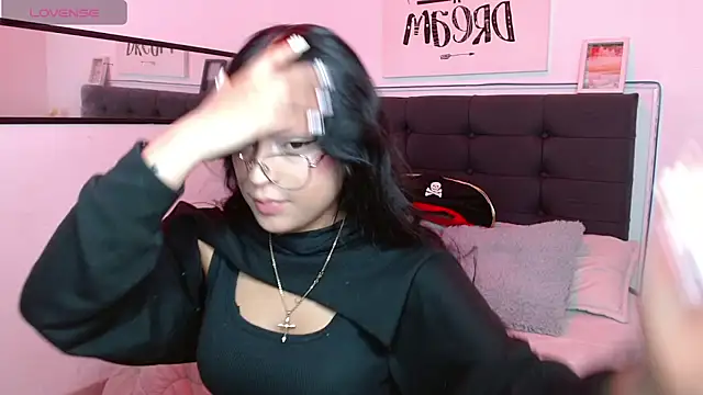 vaness weet online show from October 30, 8:10 pm