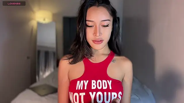 wiggle nibble online show from February 9, 9:17 pm