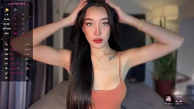 wiggle nibble online show from October 24, 8:49 pm