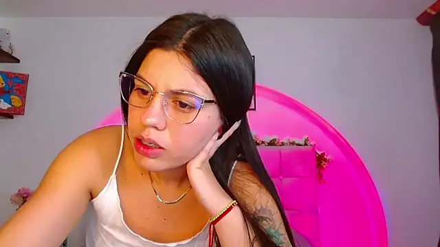 Snapshot of Layla_Rachel chatting on November 1, 2:59 am Layla Rachel online show from November 1, 2:59 am