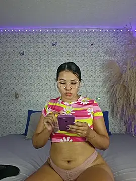 Snapshot of caylinhot7 chatting on October 27, 5:36 am caylinhot7 online show from October 27, 5:36 am