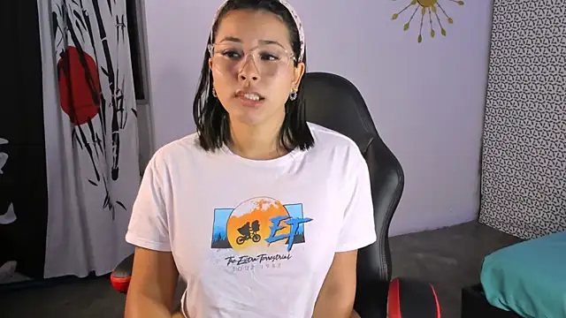 Snapshot of caylinhot7 chatting on October 5, 5:12 am caylinhot7 online show from October 5, 5:12 am