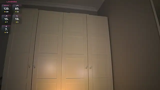 -JuicyMolly- online show from March 31, 4:07 pm