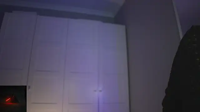 -JuicyMolly- online show from November 27, 6:22 pm