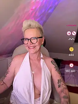 German Milf online show from May 30, 1:31 pm