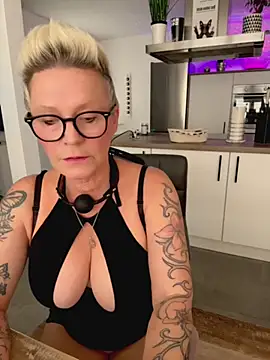 Snapshot of German_Milf chatting on October 19, 2:08 pm German Milf online show from October 19, 2:08 pm