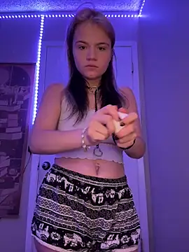 Snapshot of Cutiepiespanks chatting on September 22, 10:46 am Cutiepiespanks online show from September 22, 10:46 am