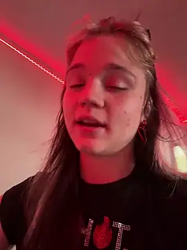 Snapshot of Cutiepiespanks chatting on October 4, 7:51 pm Cutiepiespanks online show from October 4, 7:51 pm