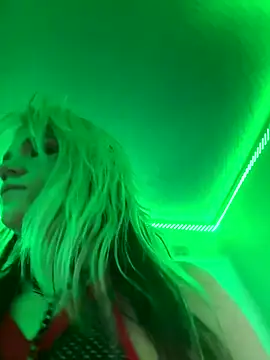 Snapshot of Cutiepiespanks chatting on October 27, 5:25 am Cutiepiespanks online show from October 27, 5:25 am