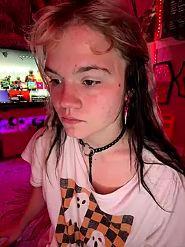 Snapshot of Cutiepiespanks chatting on October 14, 11:35 am Cutiepiespanks online show from October 14, 11:35 am