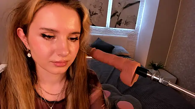 Betty June online show from October 3, 8:47 pm