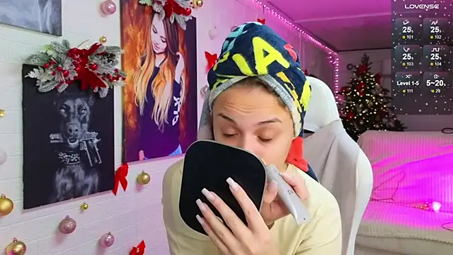 Misss Vikk online show from December 19, 1:14 pm