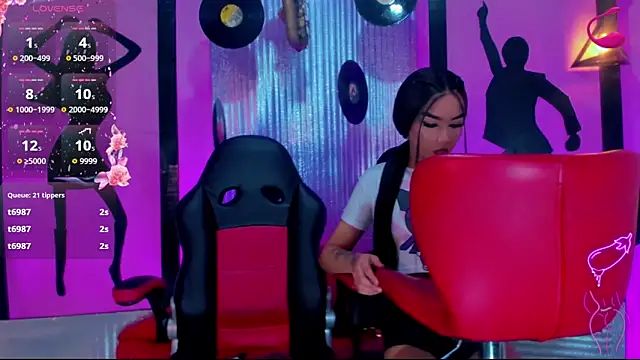 Snapshot of nickyminach_ chatting on September 27, 8:38 pm nickyminach  online show from September 27, 8:38 pm