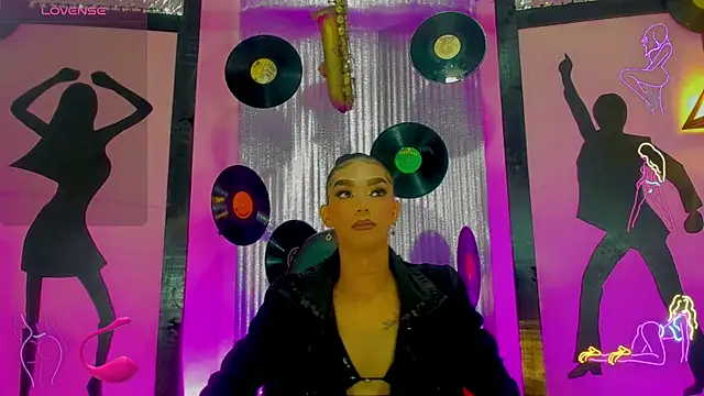 Snapshot of nickyminach_ chatting on October 29, 7:05 pm nickyminach  online show from October 29, 7:05 pm