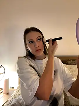 Snapshot of Eva_Ryen chatting on October 31, 6:01 pm Eva Ryen online show from October 31, 6:01 pm