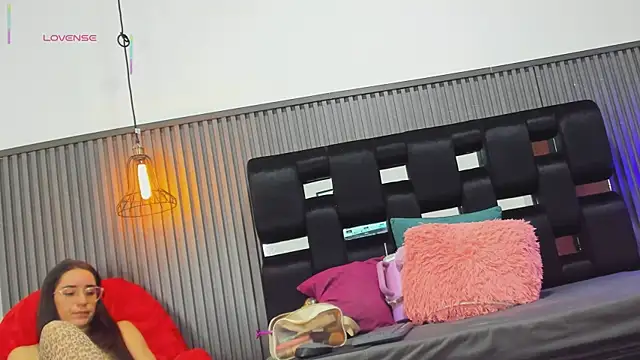 Snapshot of levana1 chatting on October 17, 1:09 am levana1 online show from October 17, 1:09 am