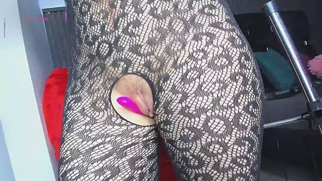 Snapshot of levana1 chatting on October 9, 3:27 pm levana1 online show from October 9, 3:27 pm