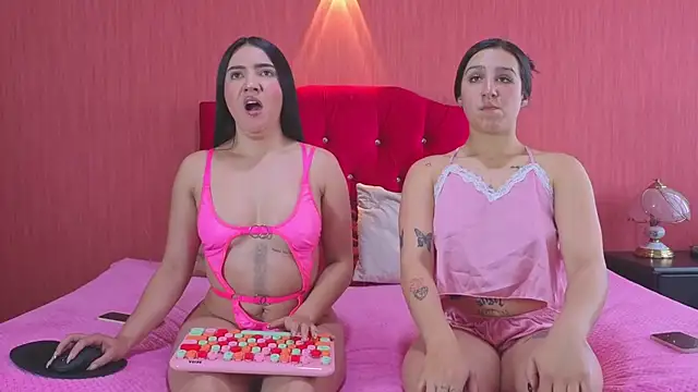 Snapshot of Isa_And_Natasha chatting on October 24, 1:29 pm Isa And Natasha online show from October 24, 1:29 pm