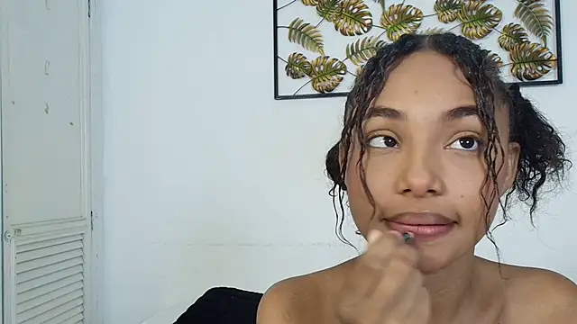 Snapshot of kristyl_paez chatting on October 15, 8:22 pm kristyl paez online show from October 15, 8:22 pm