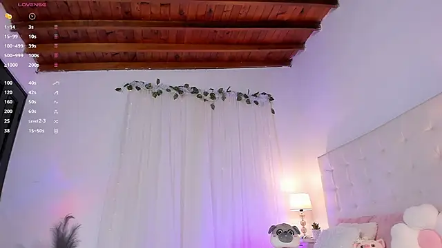 Snapshot of tatikiss_ chatting on October 7, 11:47 am tatikiss  online show from October 7, 11:47 am