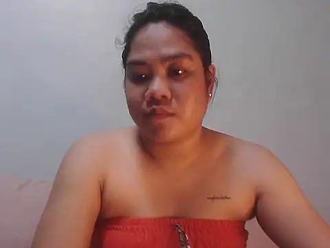 xxpretty jewelxx online show from September 17, 11:30 am