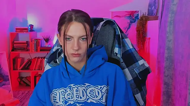 EmilyWilden online show from October 2, 8:30 am