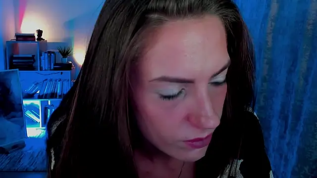 EmilyWilden online show from October 15, 8:06 am