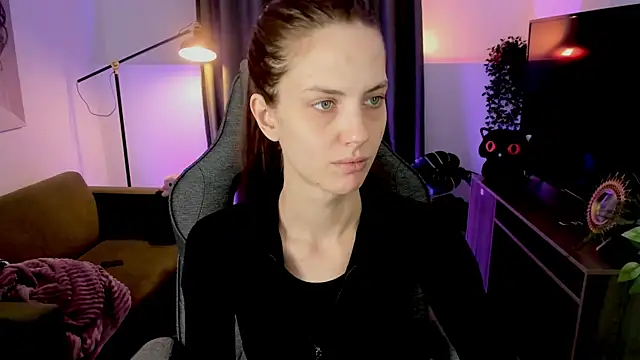 EmilyWilden online show from October 27, 8:32 am