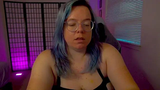 KiraSpitQueen online show from July 22, 3:40 am